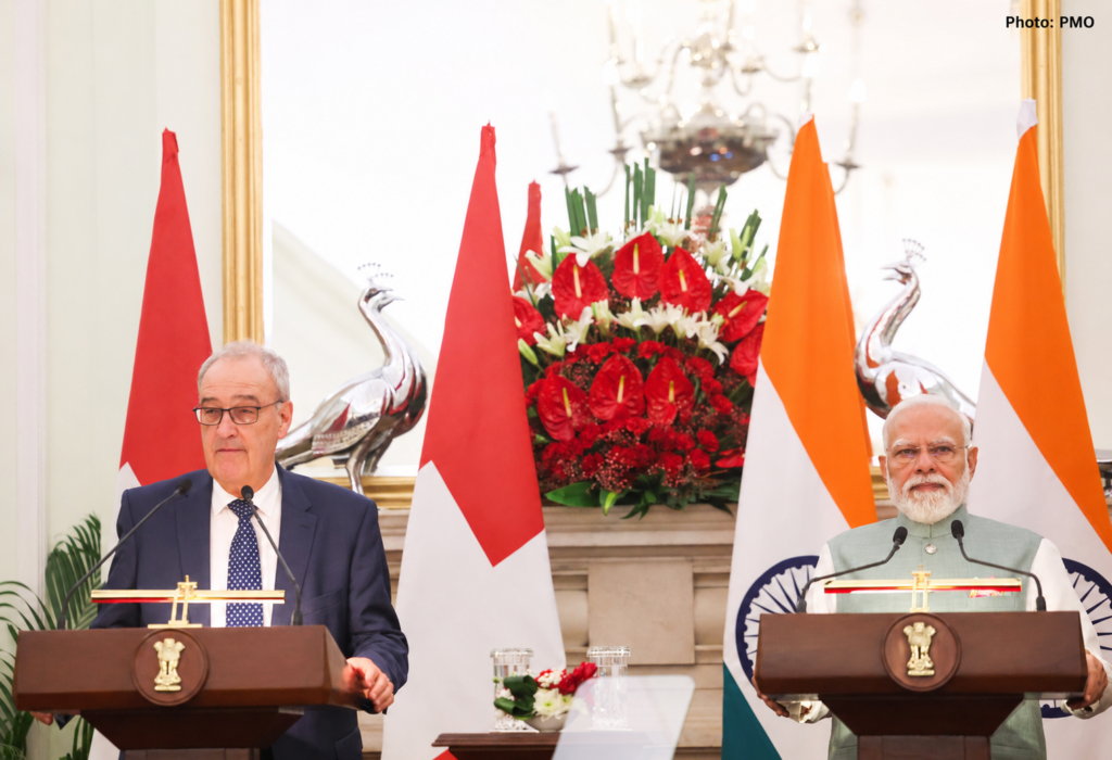 Diplomatic Press Conference with Flags and Flowers (1)